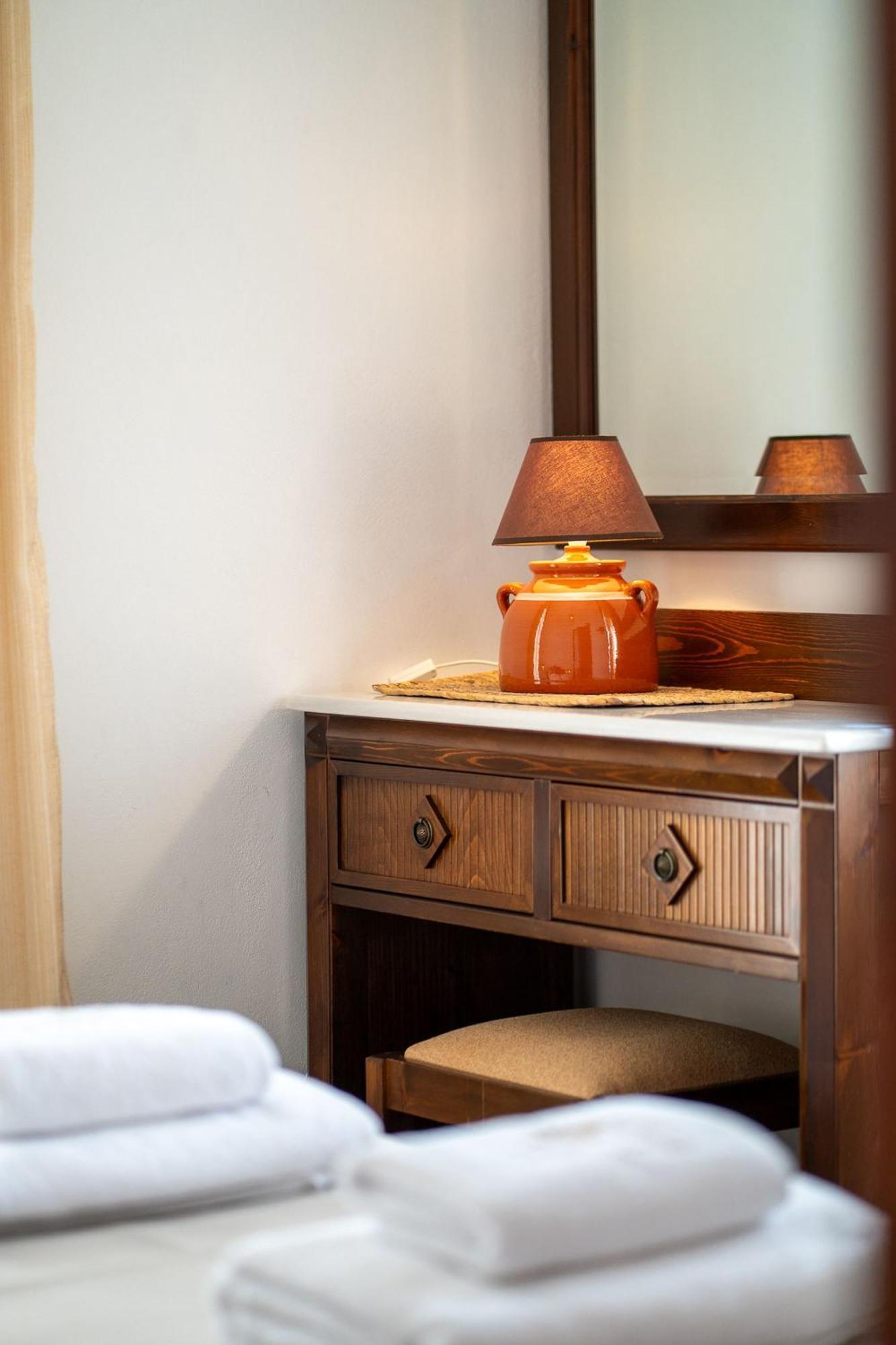 Mirsini Apartments In Sifnos Vathi  Ngoại thất bức ảnh